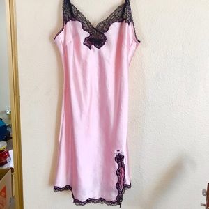 🦋🐞 Pink Victoria secret slip